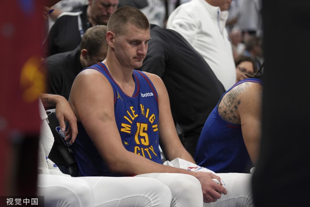 希门尼斯拥 希门尼斯拥