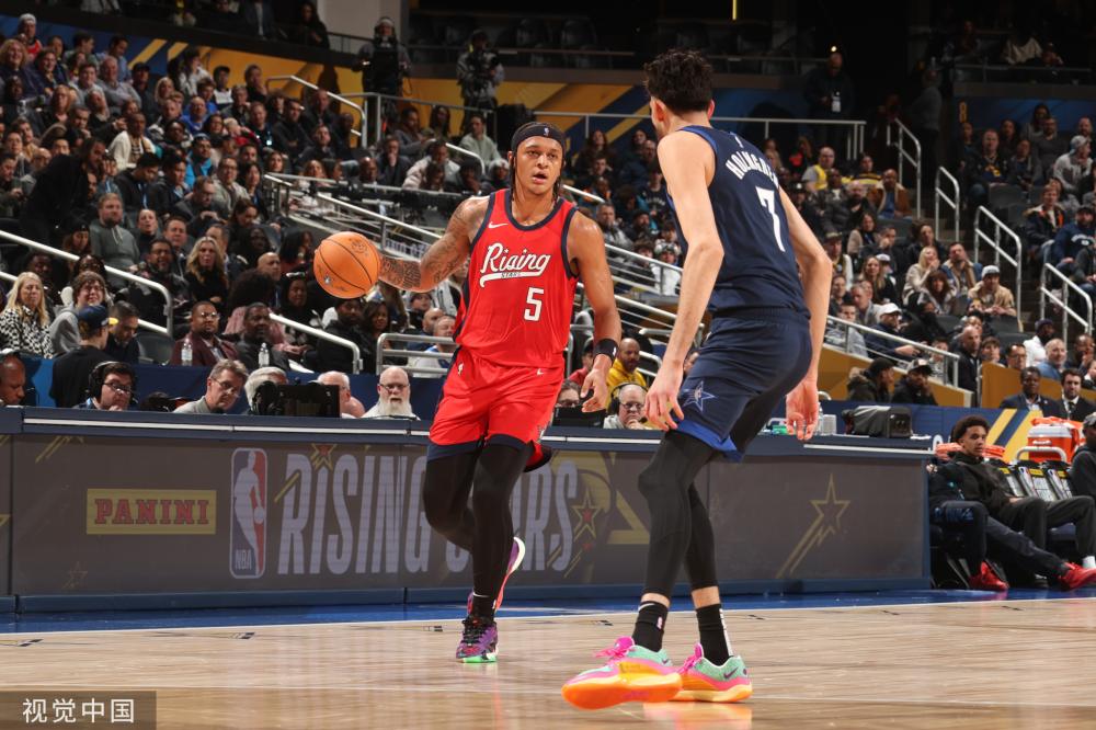 严的背景下 严的背景下